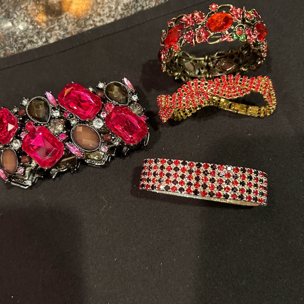 Red/gold jewel bracelets - Picture 3 of 8